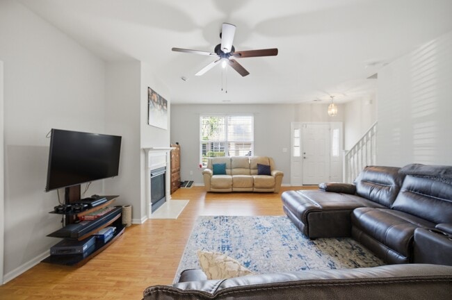 5325 Brinsley Ln in Virginia Beach, VA - Building Photo - Building Photo