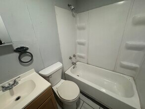 905 Southmoor Dr in Danville, IL - Building Photo - Building Photo