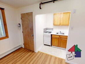 68 Upper Hollow Rd in Stowe, VT - Building Photo - Building Photo