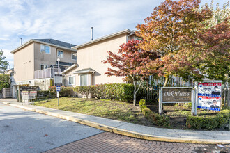 Oakviews in Richmond, BC - Building Photo - Building Photo