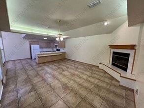 812 Laurelwood Dr in Clovis, NM - Building Photo - Building Photo