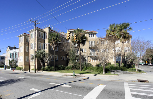 Berkeley Court in Charleston, SC - Building Photo - Building Photo