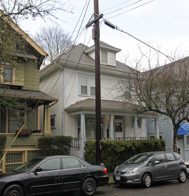 1815 NW Hoyt St in Portland, OR - Foto de edificio - Building Photo