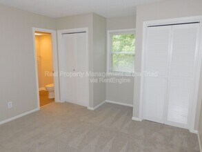 911 Tipperary Dr in Greensboro, NC - Building Photo - Building Photo