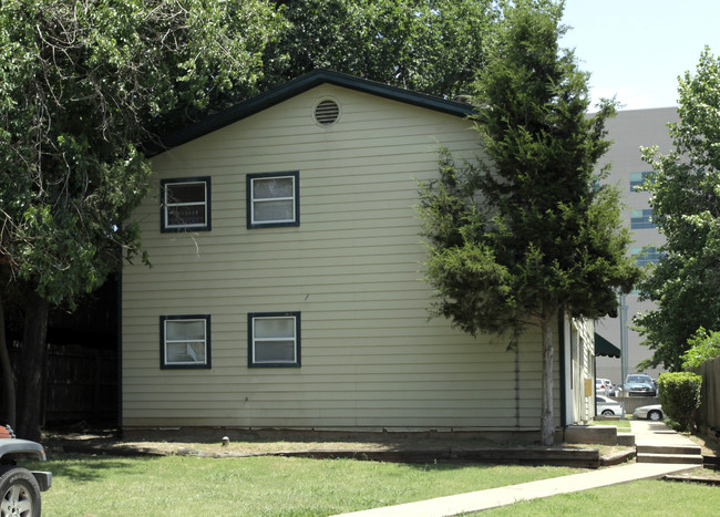 1144 S St Louis Ave in Tulsa, OK - Foto de edificio - Building Photo