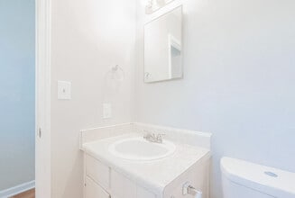 2628 Candler Woods Dr in Decatur, GA - Building Photo - Building Photo