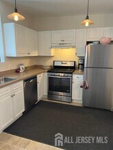 15 Station Pl in Metuchen, NJ - Building Photo - Building Photo