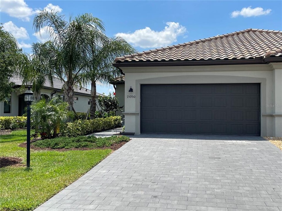 15950 Clear Skies Pl in Bradenton, FL - Building Photo