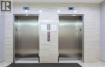 81 Robinson St in Hamilton, ON - Building Photo - Building Photo