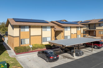 Sunrise Vista Apartments in Barstow, CA - Foto de edificio - Building Photo