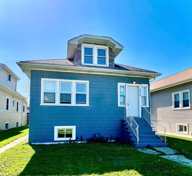 property at 2016 S 10th Ave