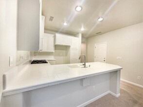 3039 Torland St in Sacramento, CA - Foto de edificio - Building Photo