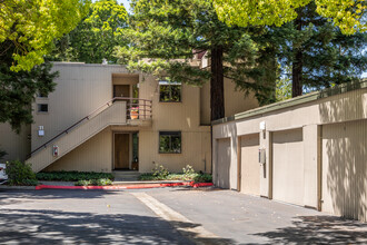 The Lakes in Mountain View, CA - Building Photo - Building Photo