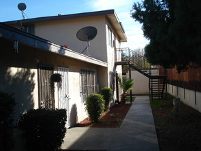 687 W 17th St in San Bernardino, CA - Building Photo - Building Photo