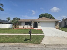 1530 Fife Ct in Dunedin, FL - Building Photo