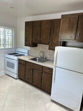 2038 Highland Ave in Los Angeles, CA - Building Photo - Building Photo