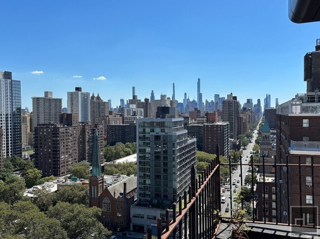 AMSTERDAM AVENUE in New York, NY - Building Photo - Building Photo