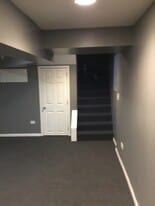 7516 S Paxton Ave, Unit Garden Unit in Chicago, IL - Building Photo