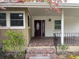 1359 Country Club Dr in Los Altos, CA - Building Photo