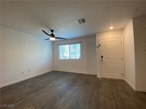 2624 Blazing Blue Ave in North Las Vegas, NV - Building Photo - Building Photo