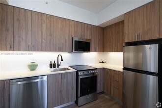 650 SW 1st St in Miami, FL - Building Photo - Building Photo