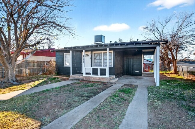 2011 W 16th St in Odessa, TX - Building Photo - Building Photo
