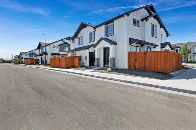 property at 10958 W Lavonne Ln