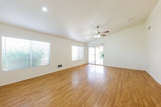 2217 E Kelton Ln in Phoenix, AZ - Building Photo - Building Photo