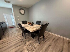 7565 Knoll Hollow Rd in Lithonia, GA - Building Photo - Building Photo