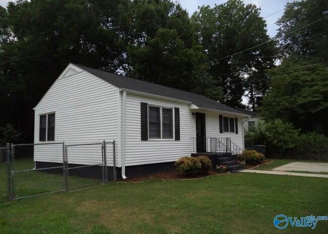 300 N Plymouth Rd NW in Huntsville, AL - Building Photo - Building Photo