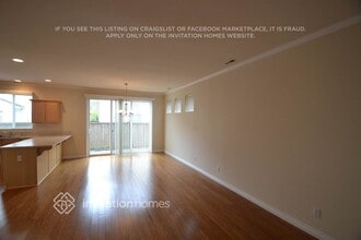 6206 Park St E, Unit 6300-106 in Fife, WA - Foto de edificio - Building Photo