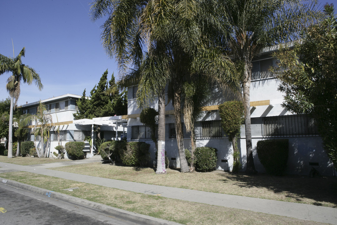 3589-3595 Norton Ave in Lynwood, CA - Building Photo