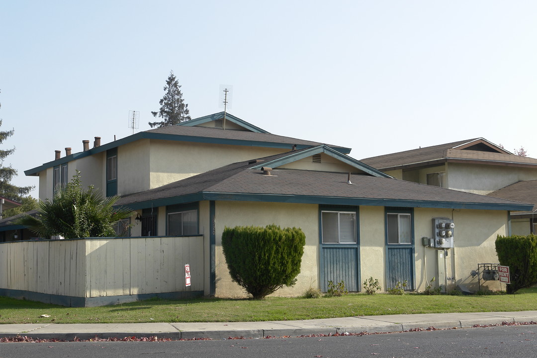 3320 Santa Rosa Ct in Merced, CA - Building Photo