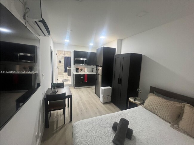 2723 SW 13th St in Miami, FL - Building Photo - Building Photo