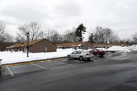 Joseph D. Early Village in Blackstone, MA - Foto de edificio - Building Photo