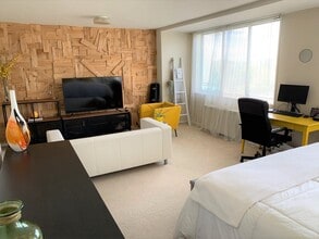 10401 Grosvenor Pl, Unit Grosvenor Park III in Rockville, MD - Foto de edificio - Building Photo