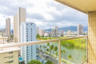 445 Seaside Ave in Honolulu, HI - Foto de edificio - Building Photo