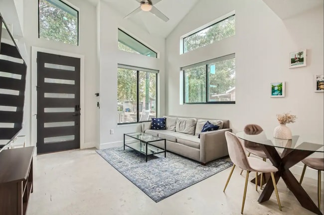 2932 E 13th St in Austin, TX - Foto de edificio - Building Photo