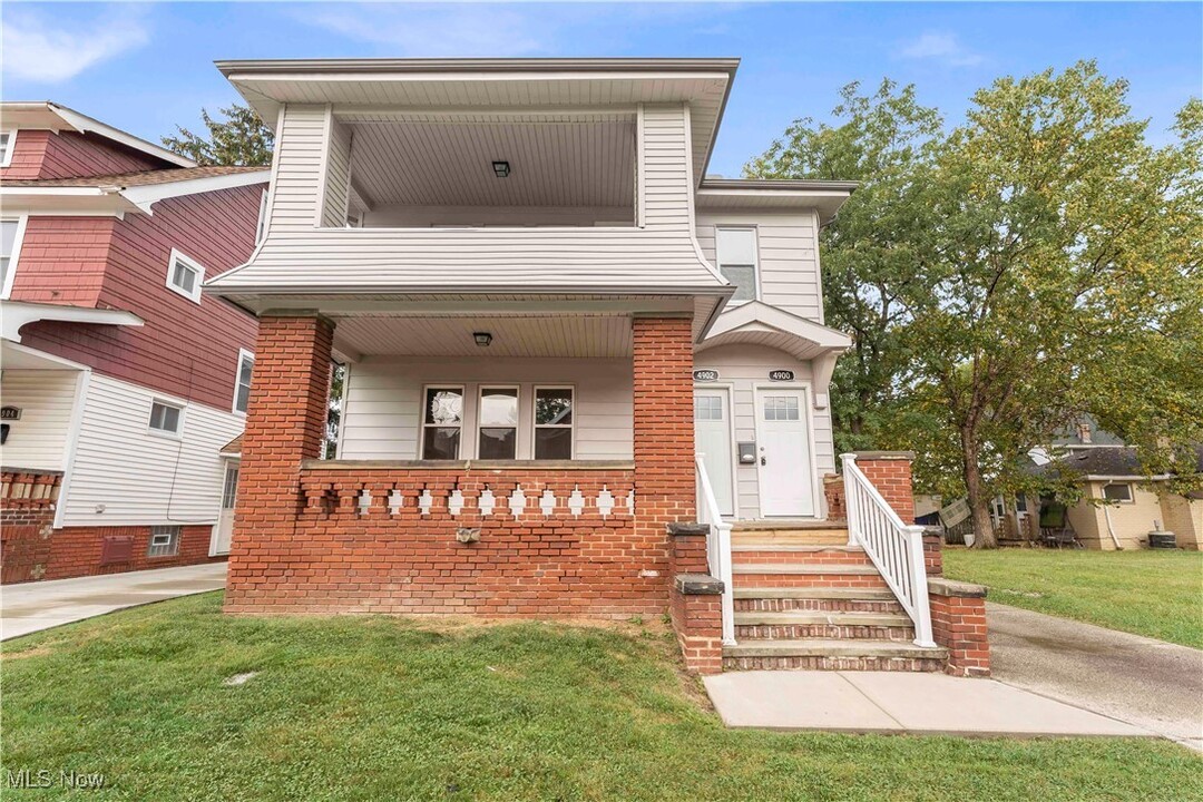 4902 E 111th St in Garfield Heights, OH - Building Photo