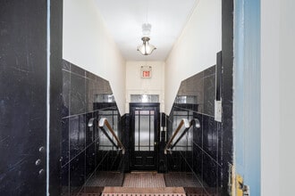 106 Willow Ave in Hoboken, NJ - Building Photo - Building Photo