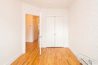 54 Willoughby St in Brooklyn, NY - Building Photo - Building Photo