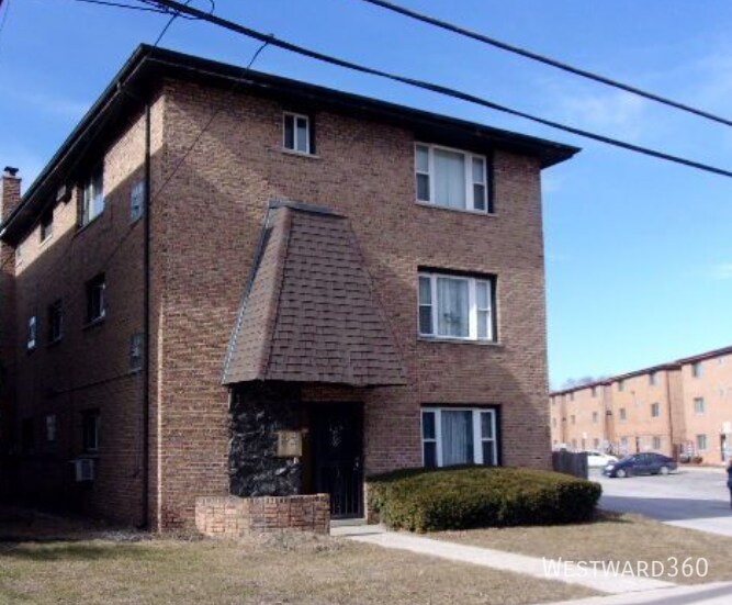 660 Clyde Ave-Unit -1 in Calumet City, IL - Building Photo