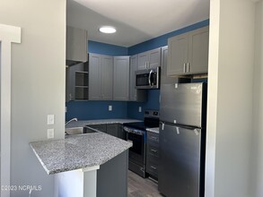 5789 Sidbury Rd-Unit -B in Castle Hayne, NC - Foto de edificio - Building Photo