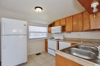 1423 Kentucky Ave in St. Cloud, FL - Building Photo - Building Photo