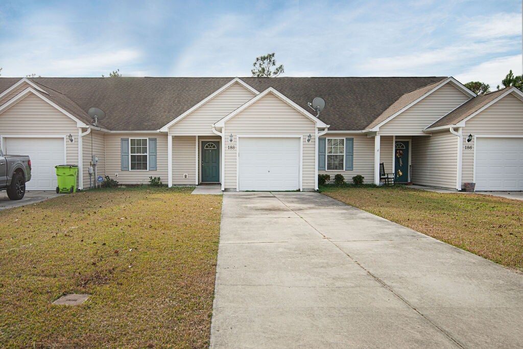 188 Pine Hollow Rd in Holly Ridge, NC - Building Photo