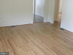 6454 Holyoke Dr in Annandale, VA - Building Photo - Building Photo