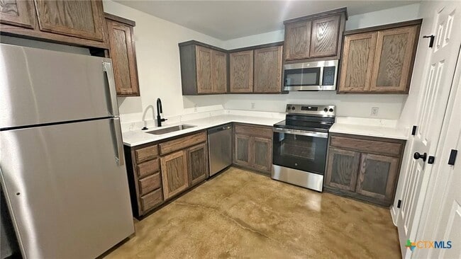 977 Cline Dr in Copperas Cove, TX - Foto de edificio - Building Photo