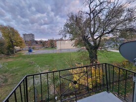 1817 Garfield Rd in East Cleveland, OH - Building Photo