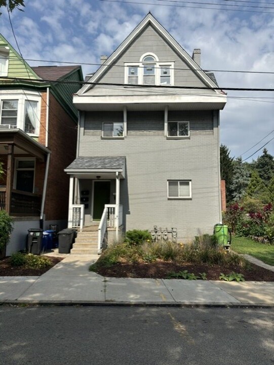 332 S Lang Ave in Pittsburgh, PA - Building Photo