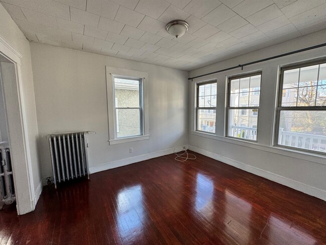 74 Newbury St, Unit 2 in Somerville, MA - Building Photo - Building Photo